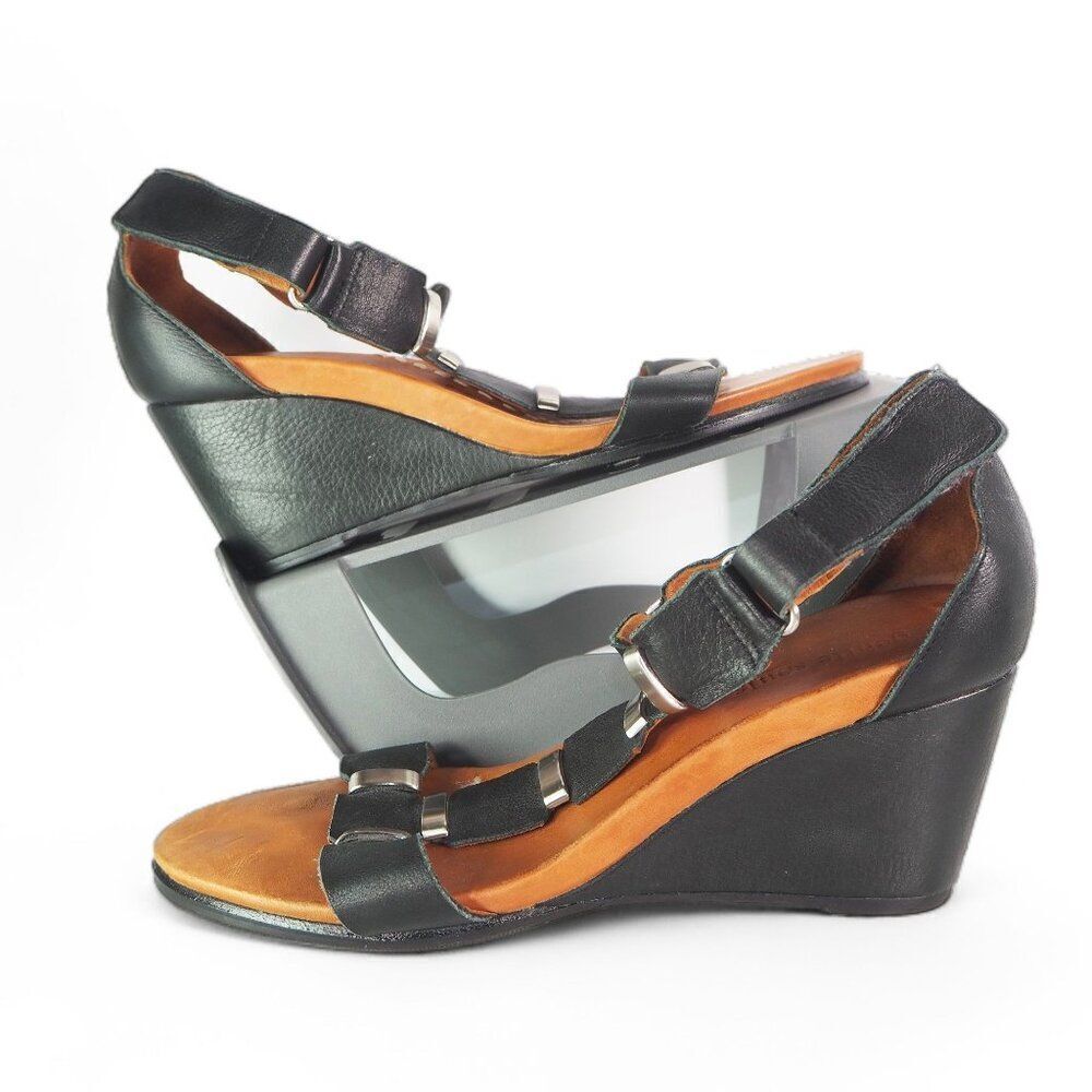 Gentle Souls by‎ Kenneth Cole Hey Gabe T-Strap Open Toe Wedge Black Women's 8.5M